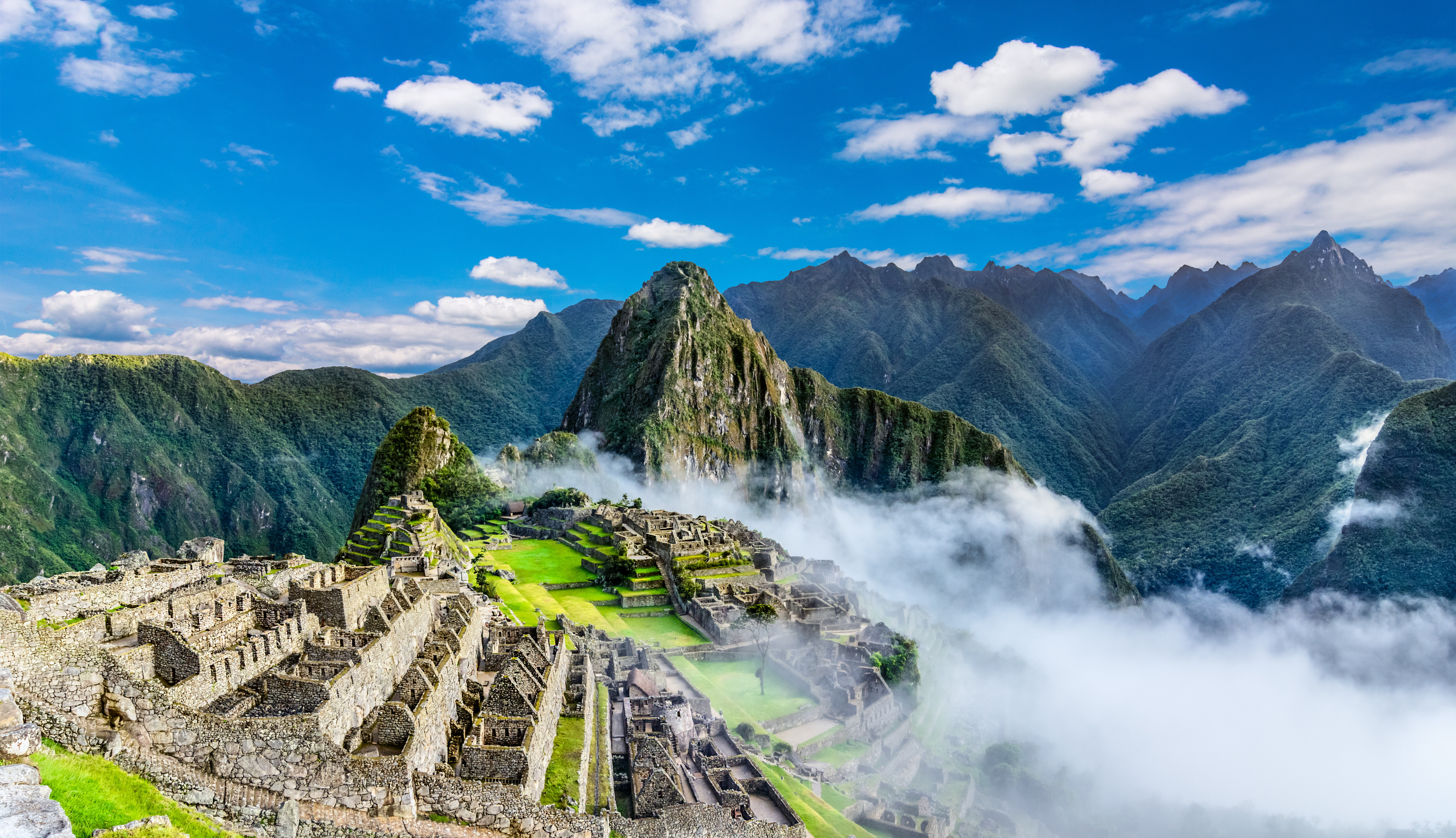 Peru_Machu_Picchu_Clouds