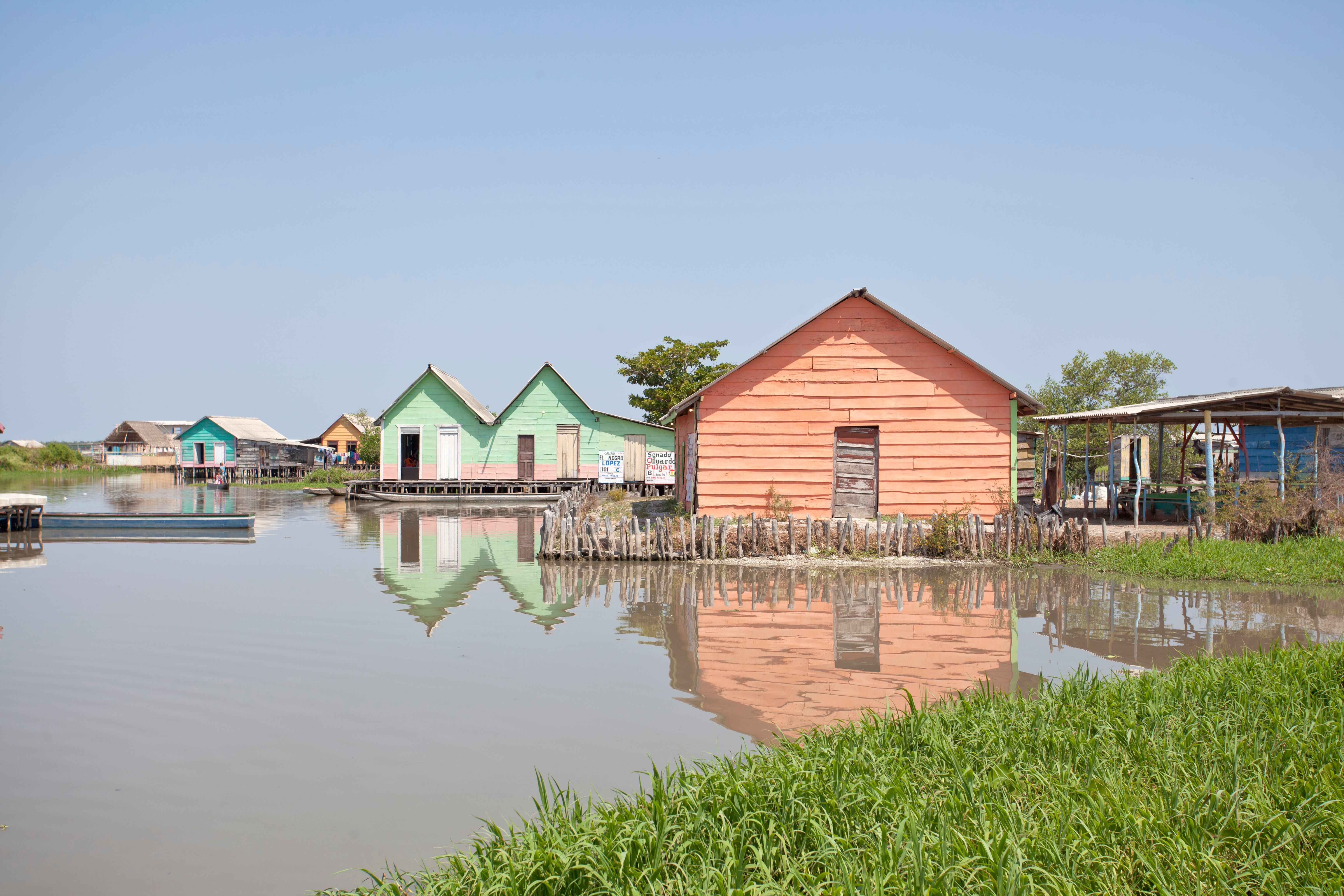 Colombia_Nueva Venecia_wooden_houses