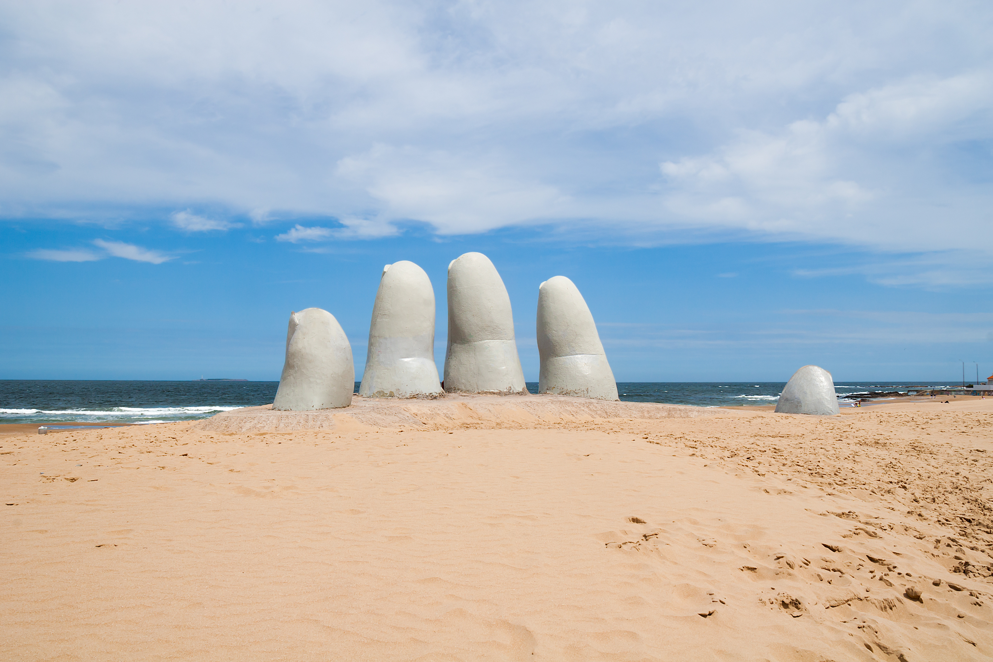 Uruguay_Beach_Punta_del_Este