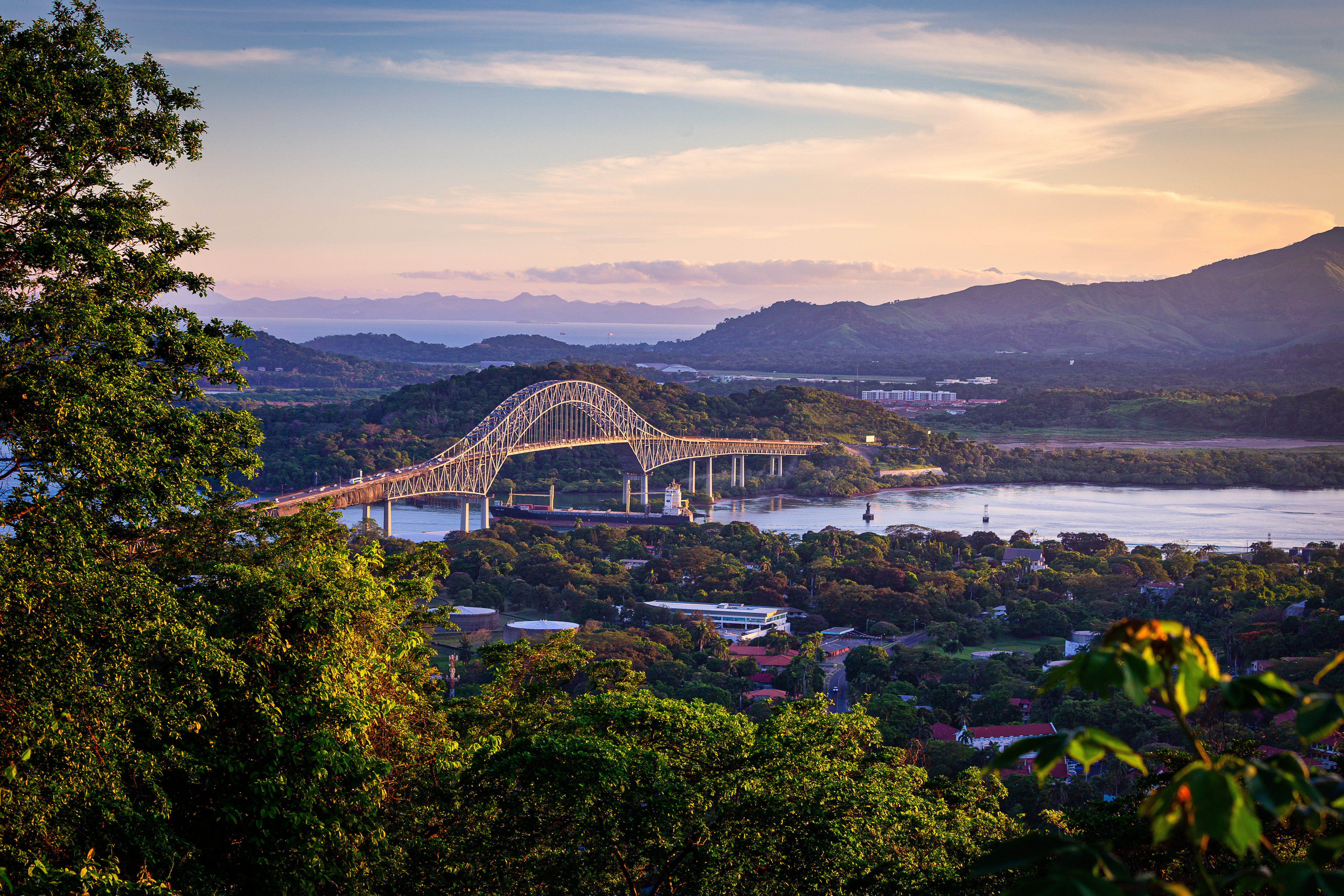 Panama_Canal_Viewpoint