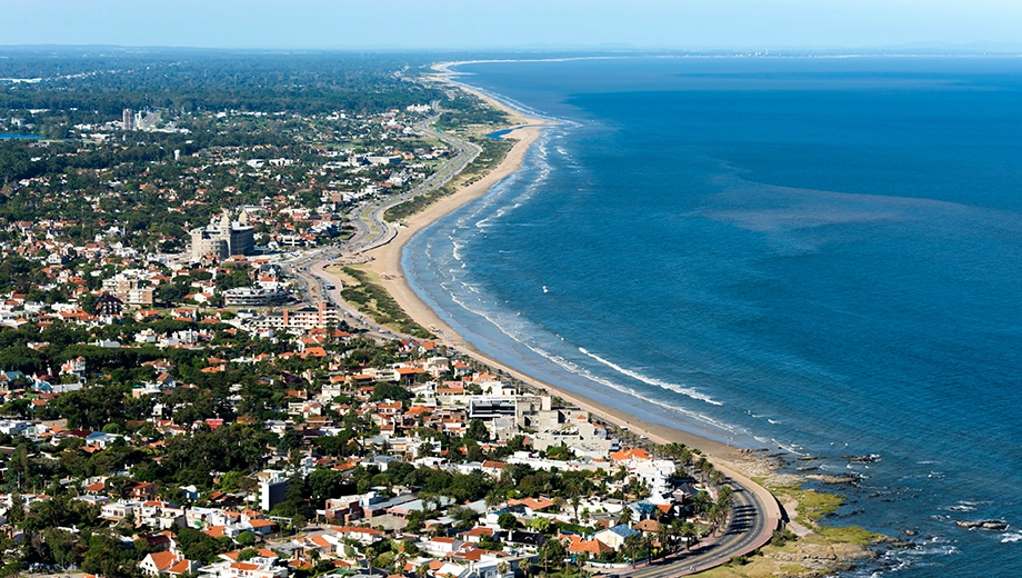 Uruguay_Montevideo_Rio de la Plata aerial view