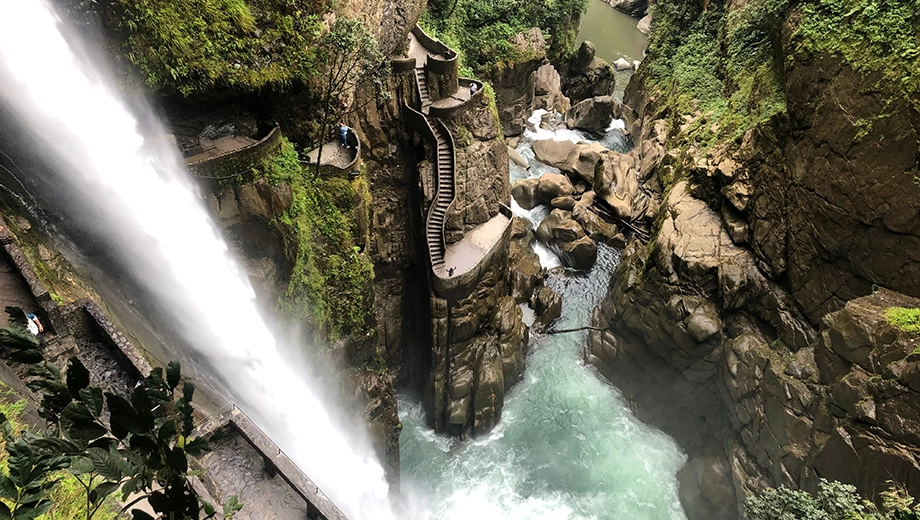 El Pailon del Diablo Waterfall