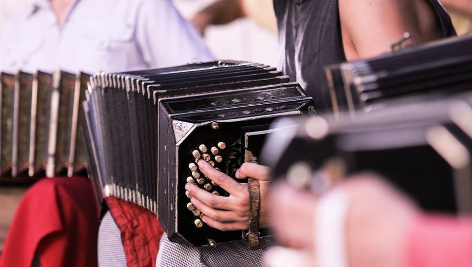 Bandoneón player performing on the streets, Buenos Aires