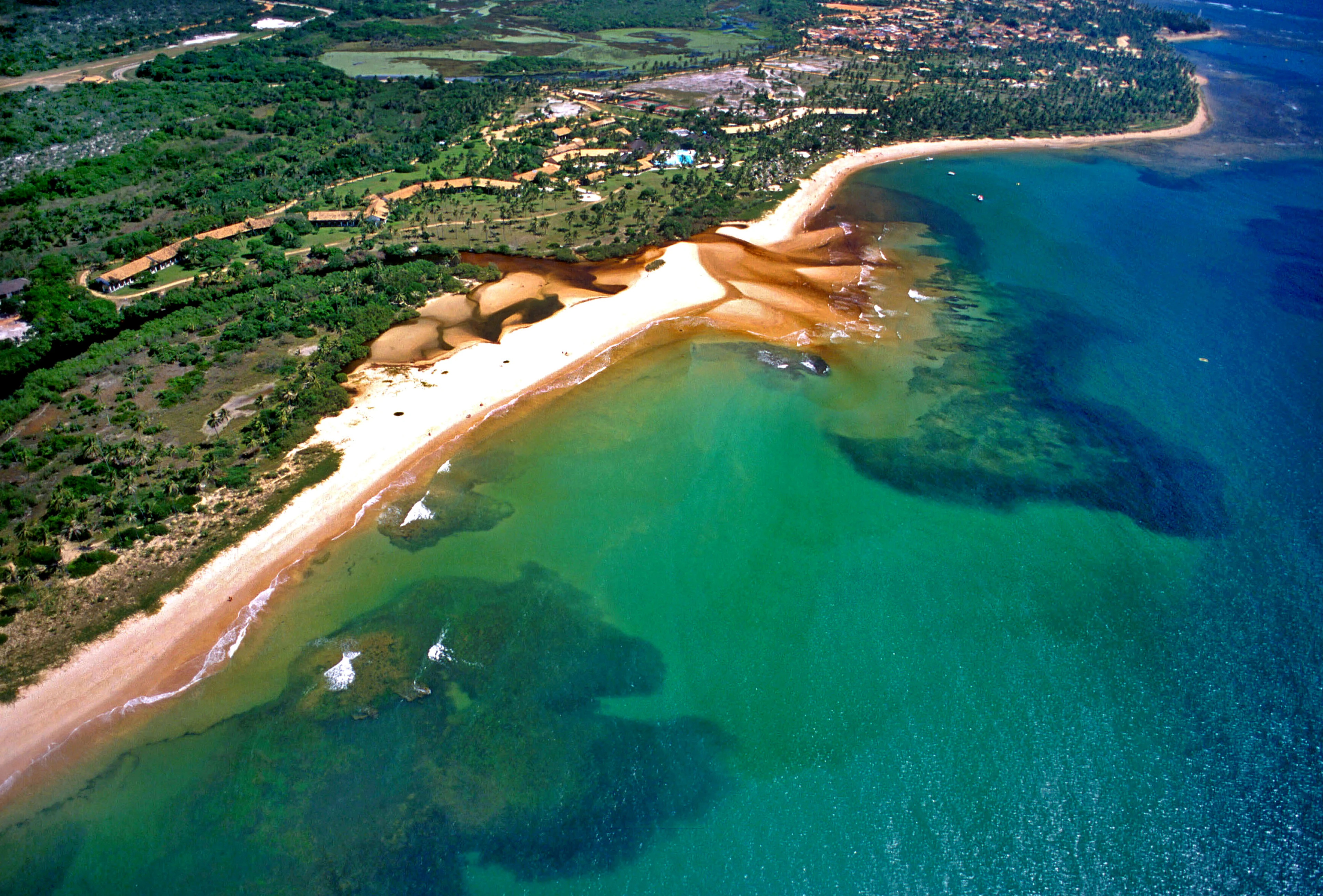 Praia Do Forte Ariel