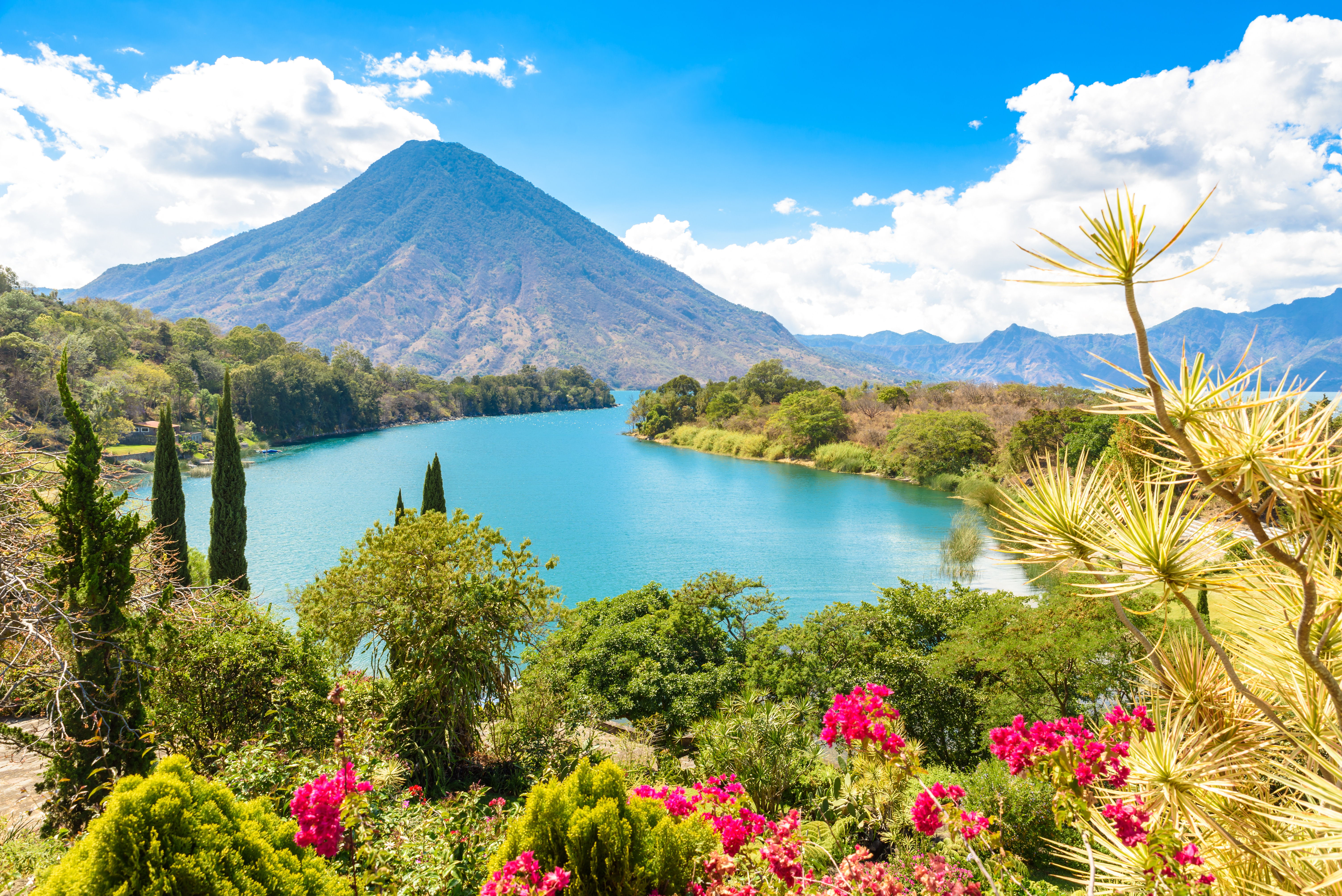 Guat_Lake_Atitlan_Volcano_San_Pedro_Guatemala_Highlands