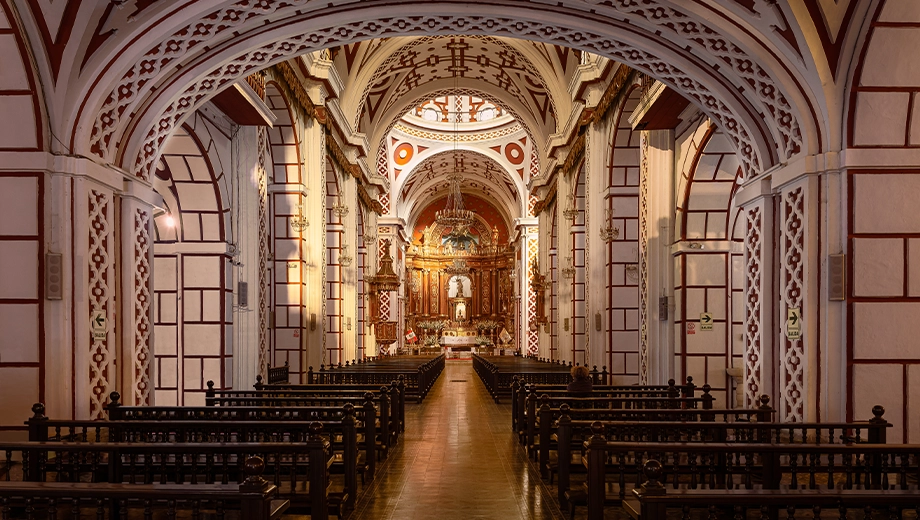 The neoclassical central nave of San Francisco convent, Lima