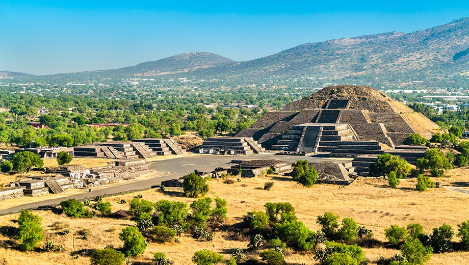 Mexico_Teotihuacan_ Pyramid Of The Moon