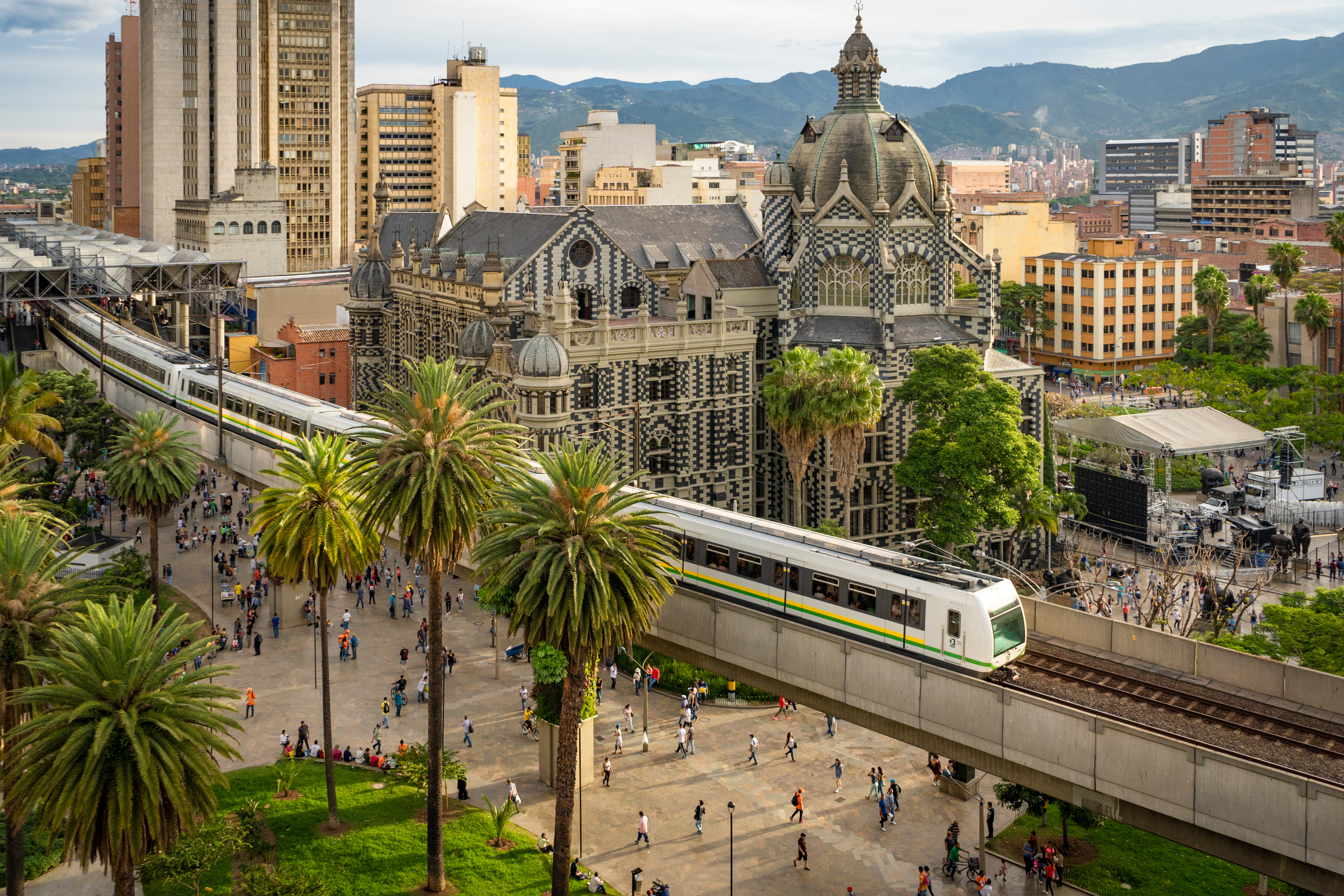 Colombia_Medellin_Metro_City